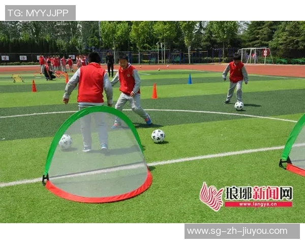 小学足球球门尺寸标准及其对青少年足球训练的重要性探讨 小学足球球门尺寸标准及其对青少年足球训练的重要性探讨